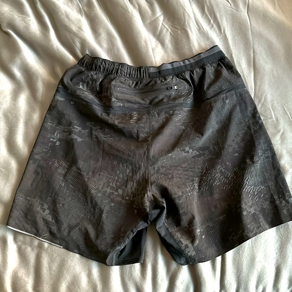 Lululemon Athletica Patterned Shorts - Picture 2 of 5